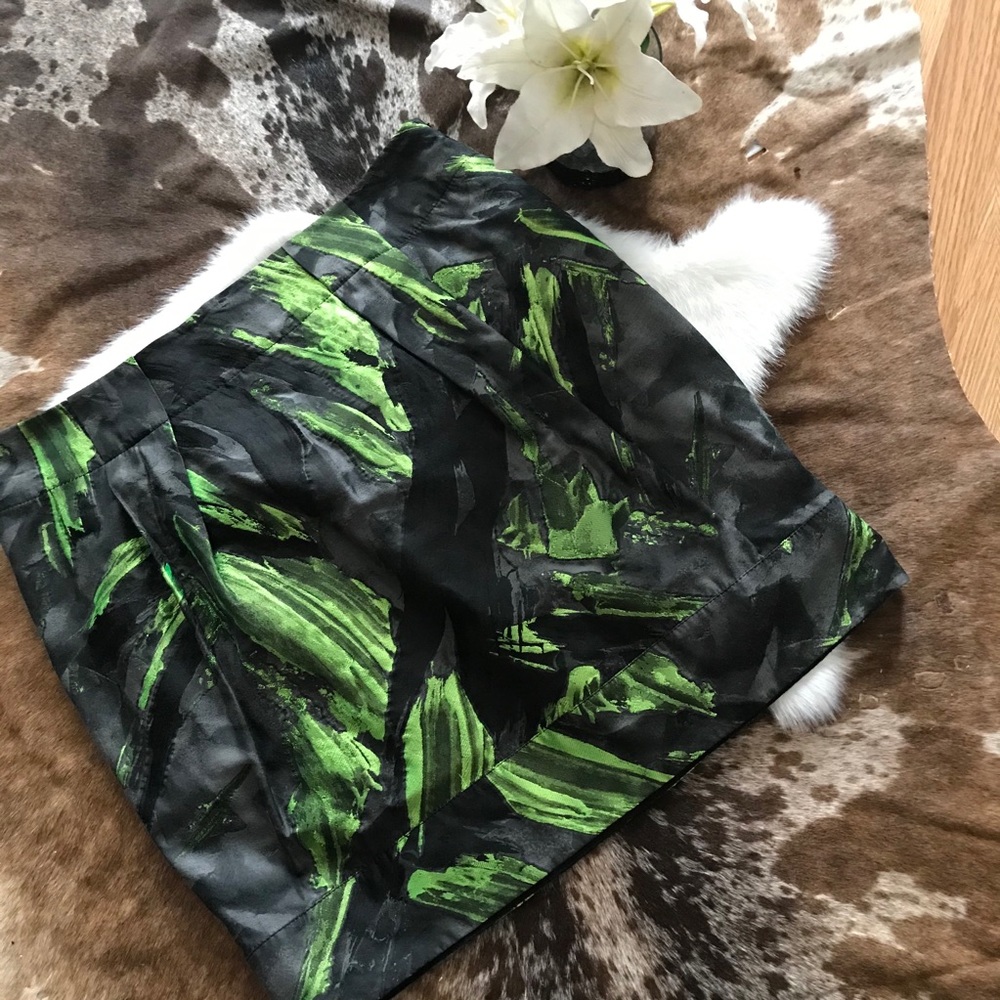 Black & Green Abstract Print Mini Skirt